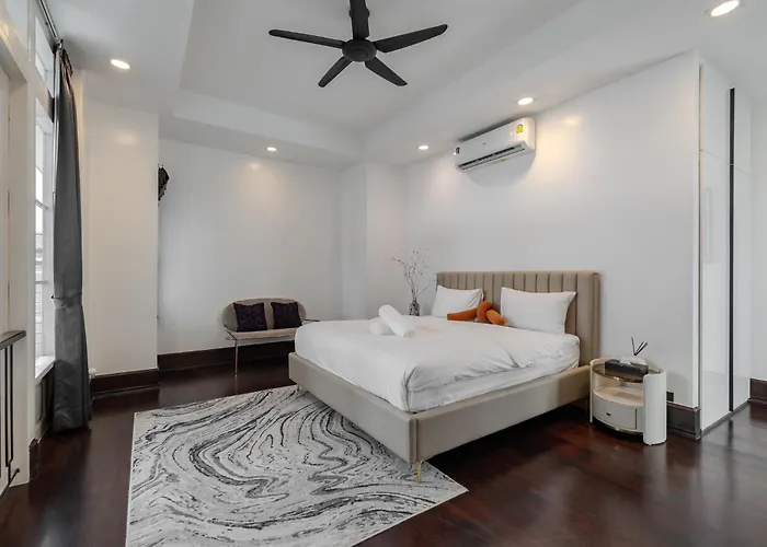 Thong Lo Luxury Pool In Center Of Villa *