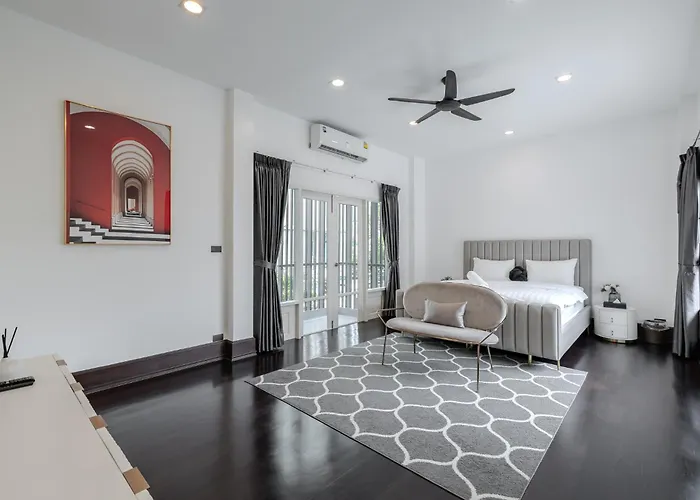 Thong Lo Luxury Pool In Center Of Villa