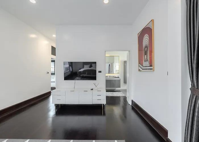 Villa Thong Lo Luxury Pool In Center Of
